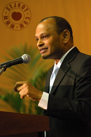Prof. Dr. Seeram Ramakrishna