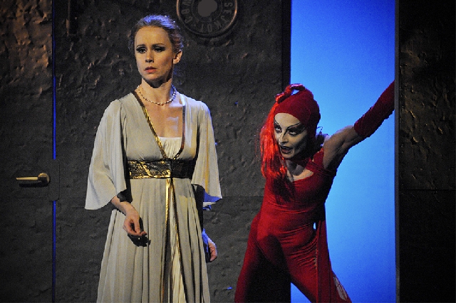 LUCREZIA BORGIA