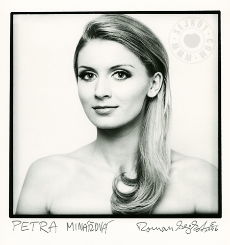 PETRA MIN��OV�
